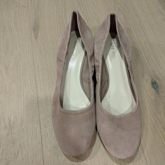 Tan Suede low heels - Picture 12 of 12